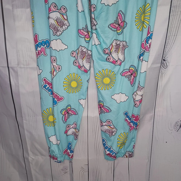 Briefly stated pajama rollerskate pants - Picture 6 of 6